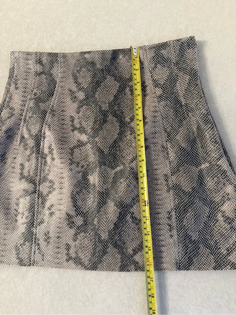 Zara Snakeskin Print High Rise A-Line Mini Skirt Brown Taupe Beige Black Size M
